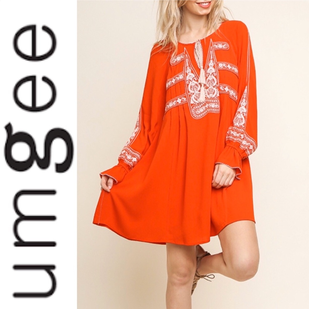 🌻NWT, Umgee Embroidered Keyhole Dress w/Tassel.  Cute summer dress